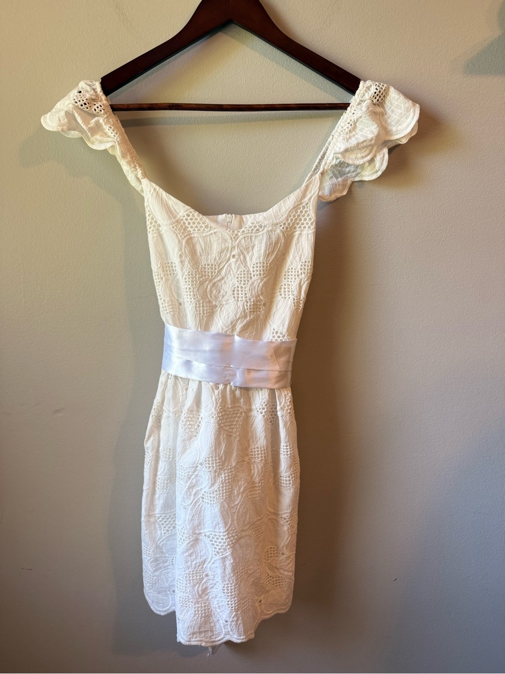 Steve Madden White Lace Fit & Flare Dress Size 4 Flutter Sleeve Cottagecore
